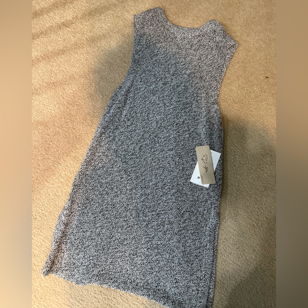 RD Style sleeveless sweater Sleeveless Tunic Sweater black and white knit